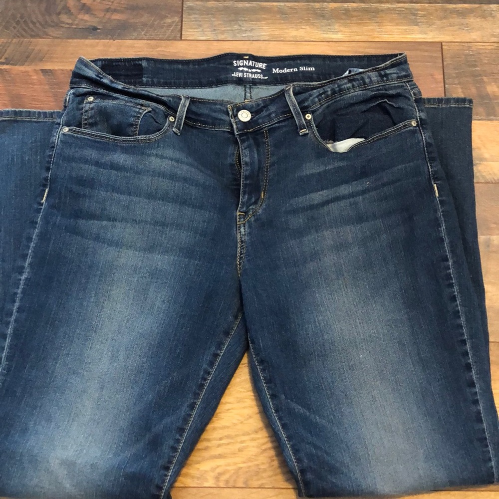 Levi jeans